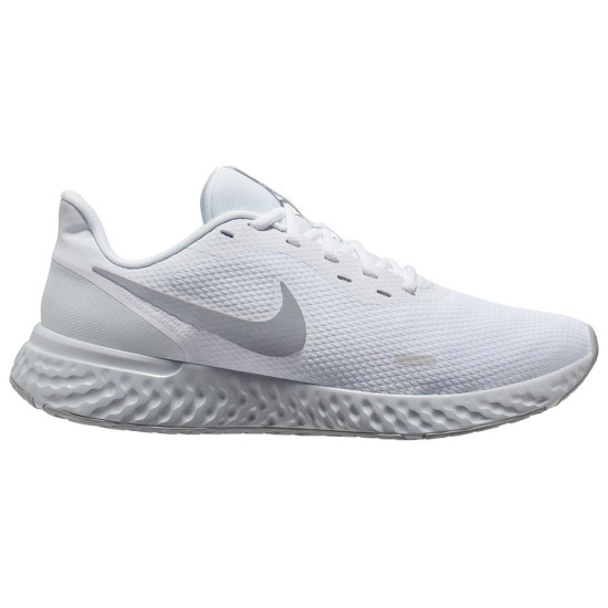 Nike Revolution 5